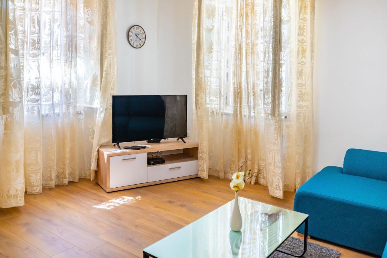 History Center Apartman